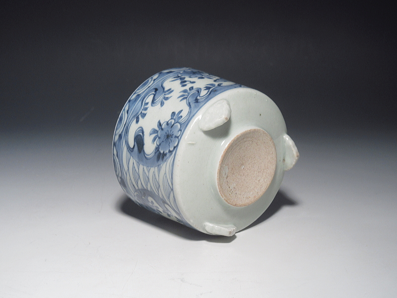 古伊万里　染付　桜花青海波文　三足香炉【宝暦】