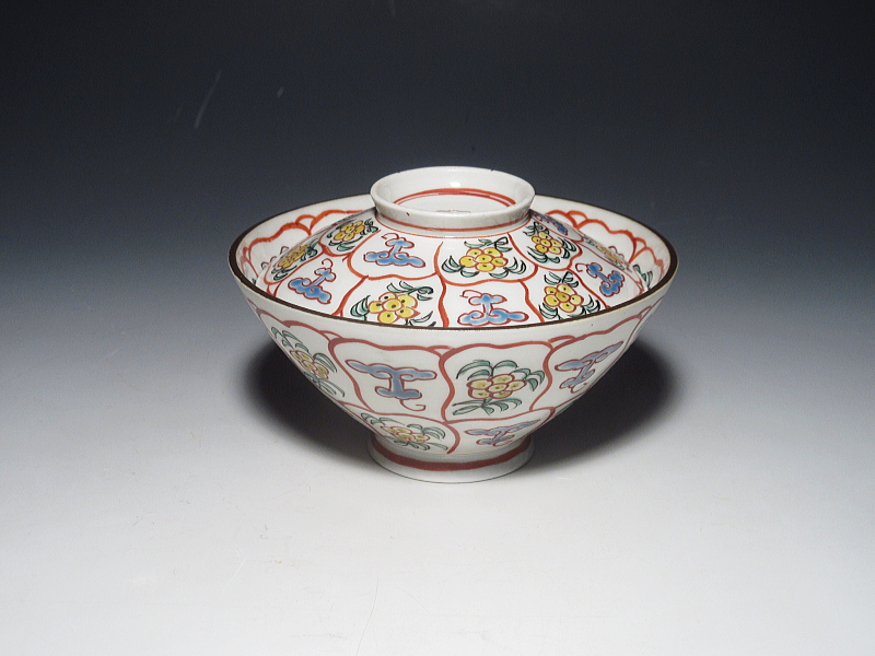 古伊万里　色絵　霊芝捻花文　蓋茶碗【明和～寛政】