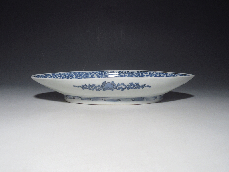 古伊万里　藍柿右衛門　花蛸唐草文　楕円皿【元禄】