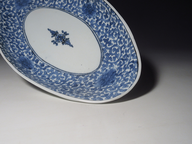 古伊万里　藍柿右衛門　花蛸唐草文　楕円皿【元禄】