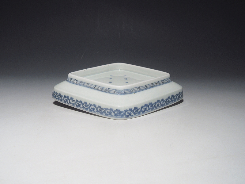 古伊万里 藍柿右衛門 紗綾文 菱形変形皿【延宝~元禄】