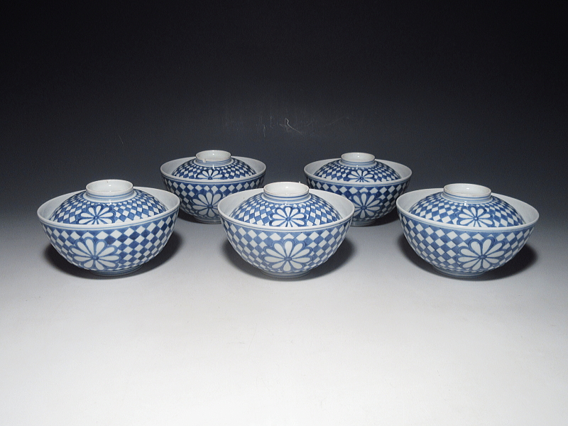 古伊万里　染付　菊花市松文　蓋茶碗　５客組【元禄～享保】