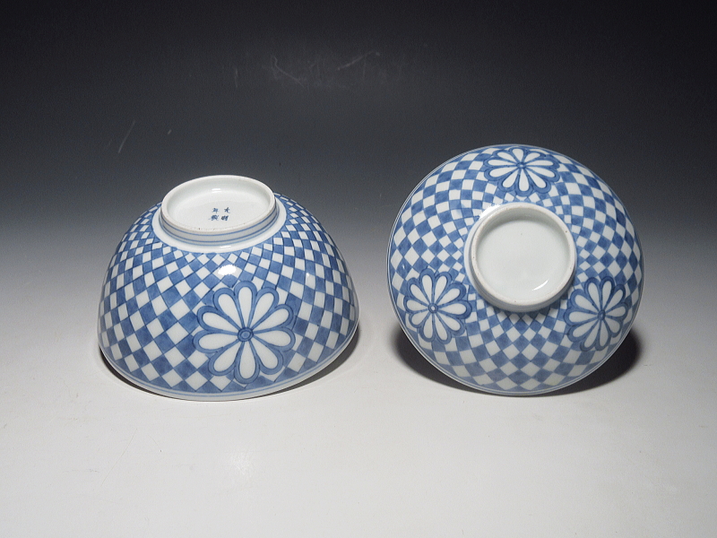 古伊万里　染付　菊花市松文　蓋茶碗　５客組【元禄～享保】