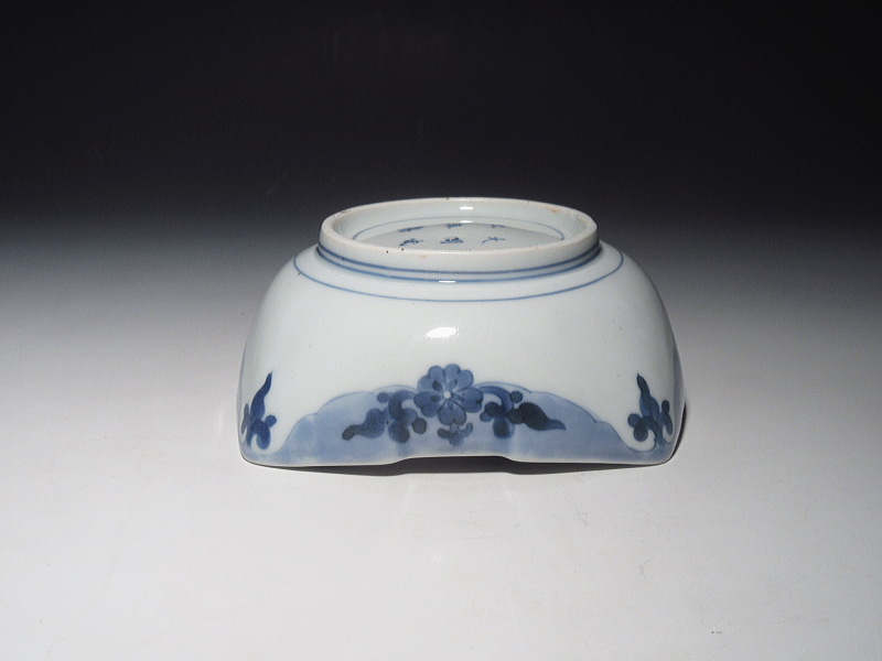 古伊万里　藍柿右衛門　花唐草文　四方小鉢【延宝～元禄】その１