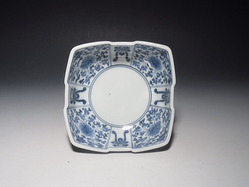 古伊万里　藍柿右衛門　花唐草文　四方小鉢【延宝～元禄】その２