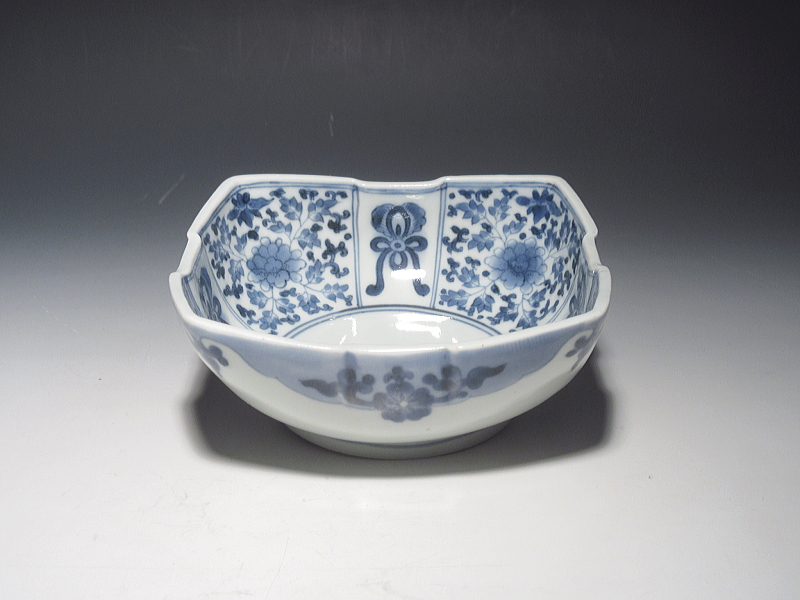 古伊万里　藍柿右衛門　花唐草文　四方小鉢【延宝～元禄】その２