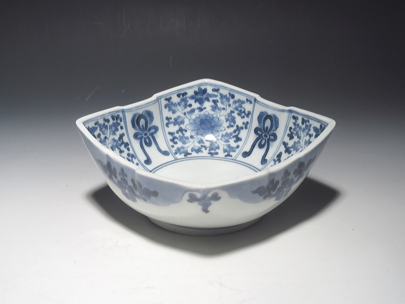 古伊万里　藍柿右衛門　花唐草文　四方小鉢【延宝～元禄】その２