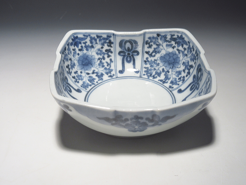 古伊万里　藍柿右衛門　花唐草文　四方小鉢【延宝～元禄】その２