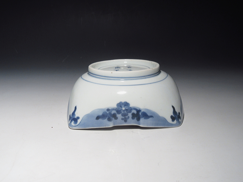 古伊万里　藍柿右衛門　花唐草文　四方小鉢【延宝～元禄】その２