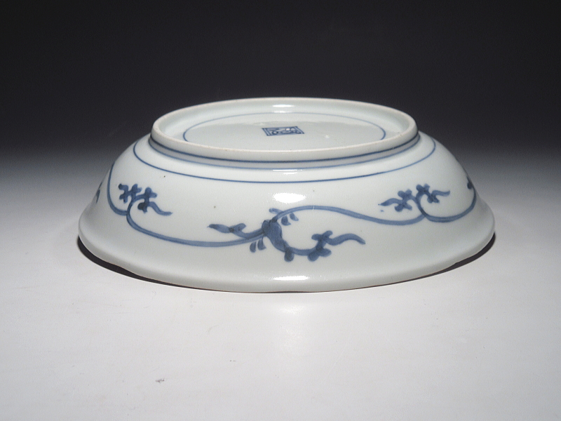 古伊万里　藍柿右衛門　薄瑠璃抜き　花蛸唐草文　六寸皿【延宝～元禄】その１