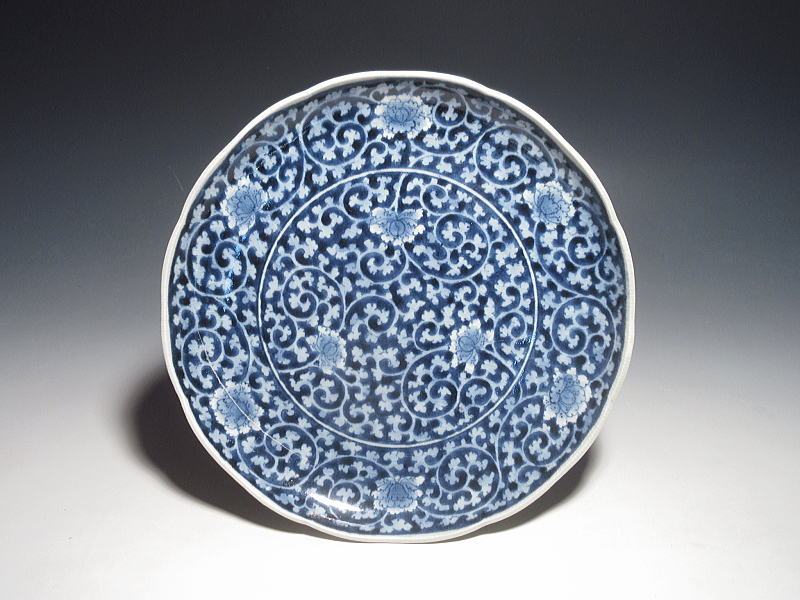 古伊万里　染付　花蛸唐草文　七寸皿【享保～宝暦】