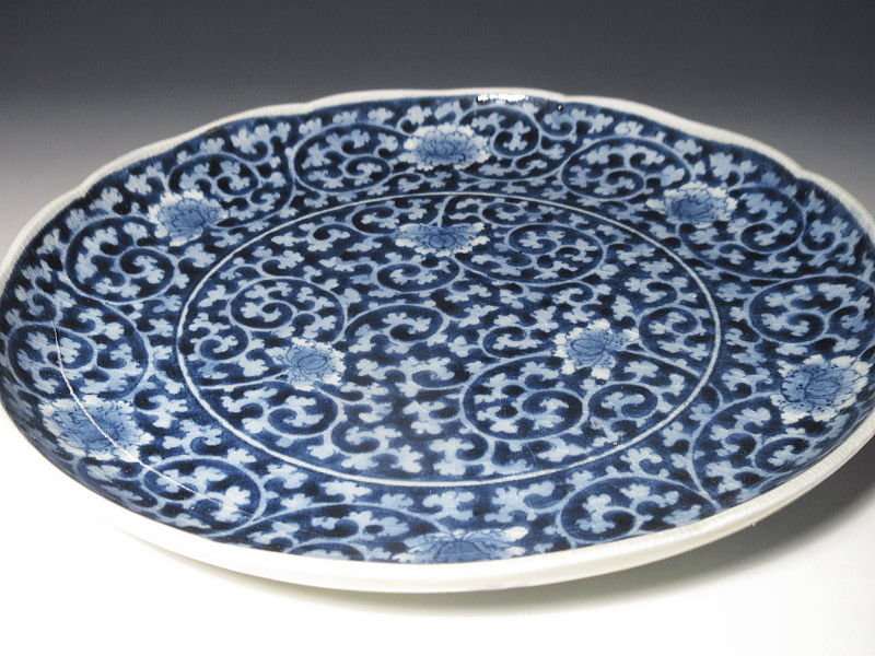 古伊万里　染付　花蛸唐草文　七寸皿【享保～宝暦】