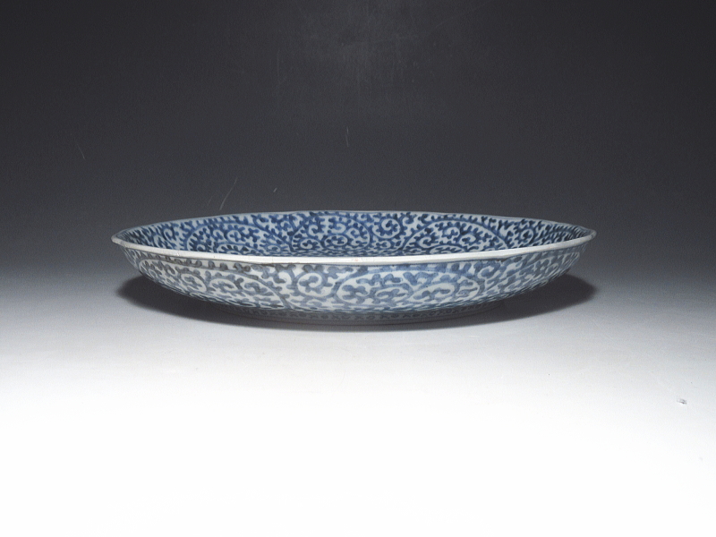 古伊万里　染付　両面蛸唐草文　七寸強皿【享保～宝暦】その１