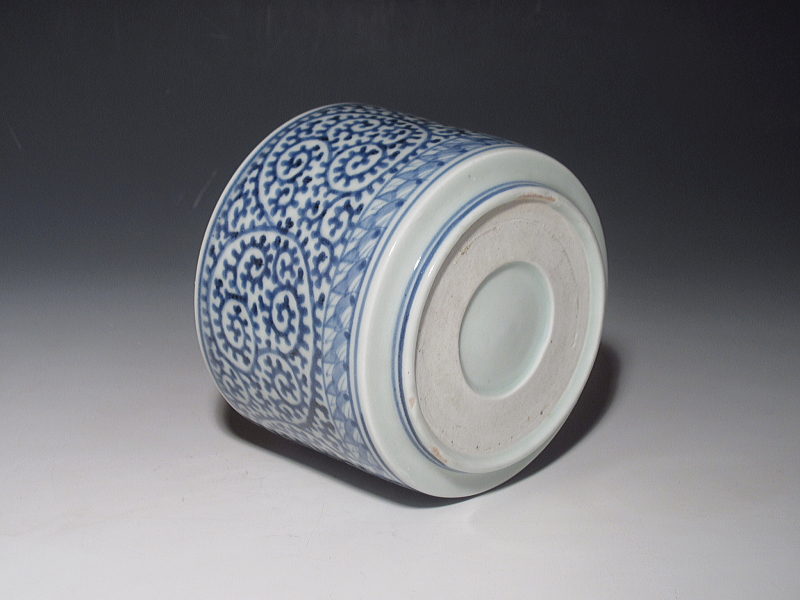 古伊万里　染付　蛸唐草文　大振り火入【宝暦】