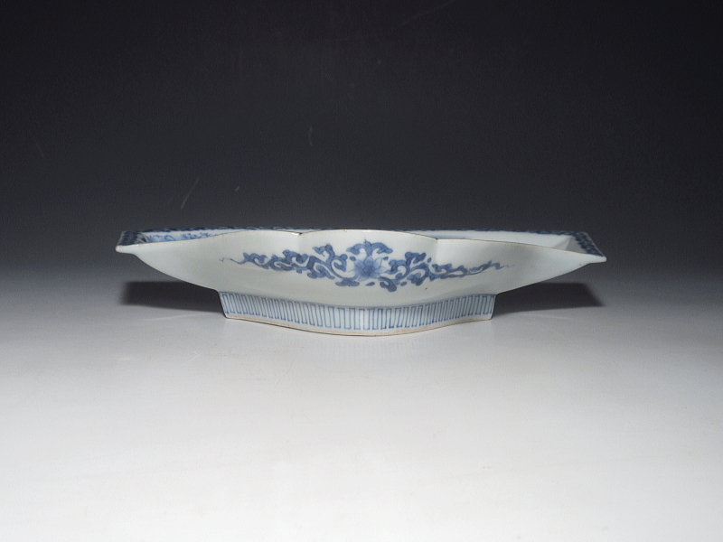 古伊万里　藍柿右衛門　山水文　富士山形変形皿【延宝】