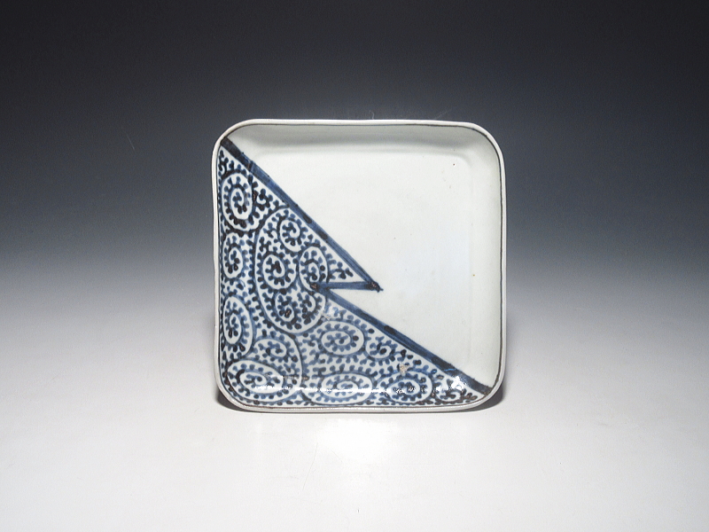 古伊万里　染付　書き分け　蛸唐草文　角皿【宝暦】