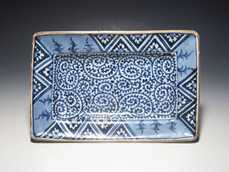 古伊万里　染付　全面蛸唐草文　角皿【宝暦～明和】その１