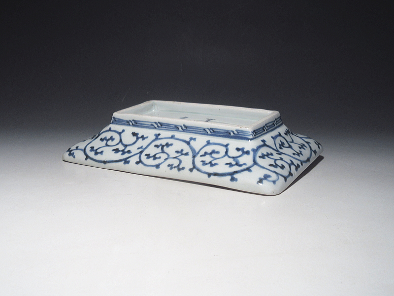 古伊万里　染付　全面蛸唐草文　角皿【宝暦～明和】その１