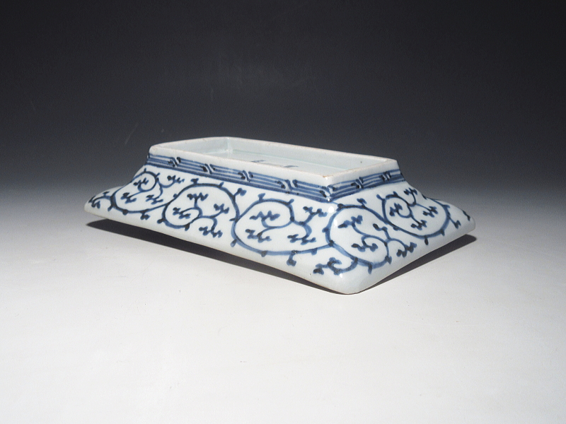 古伊万里　染付　全面蛸唐草文　角皿【宝暦～明和】その２