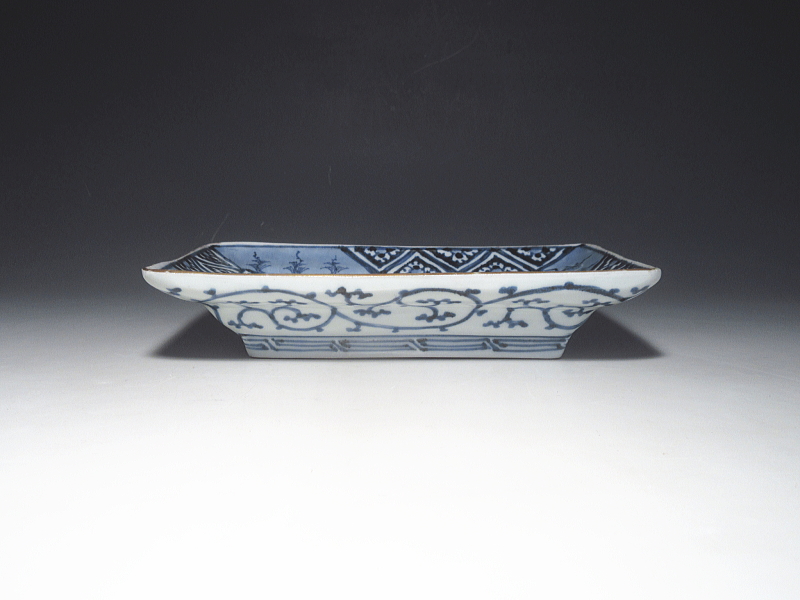 古伊万里　染付　全面蛸唐草文　角皿【宝暦～明和】その３