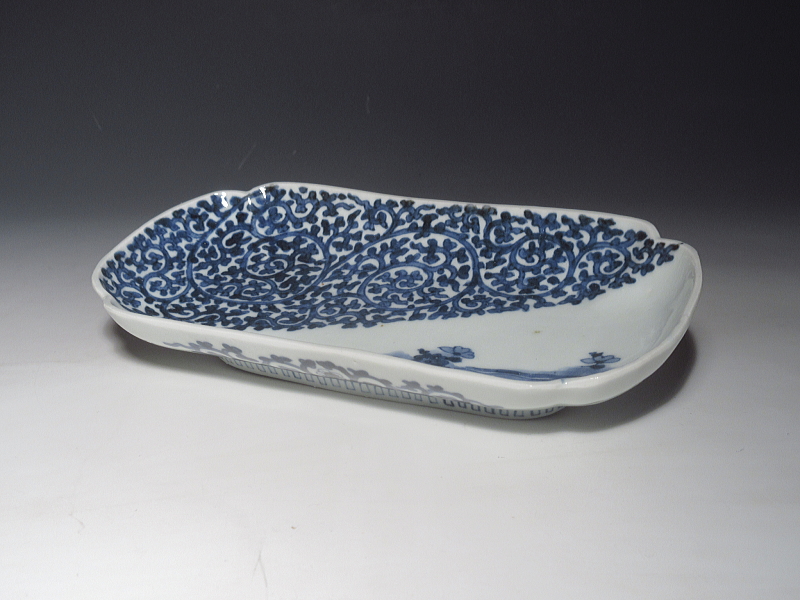 古伊万里　染付　桜花流水蛸唐草文　長皿【元禄】