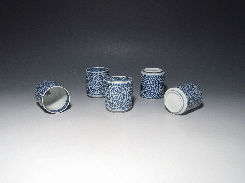 古伊万里　染付　全面蛸唐草文　のぞき猪口　５客組【宝暦】