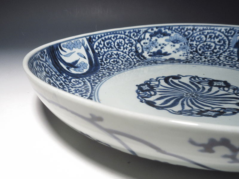 古伊万里　染付　丸文蛸唐草　大皿【享保～宝暦】