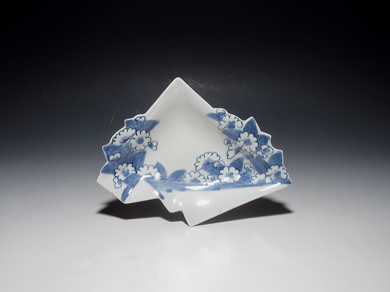 古伊万里　藍柿右衛門　染付　桜花文　折紙形皿【延宝】