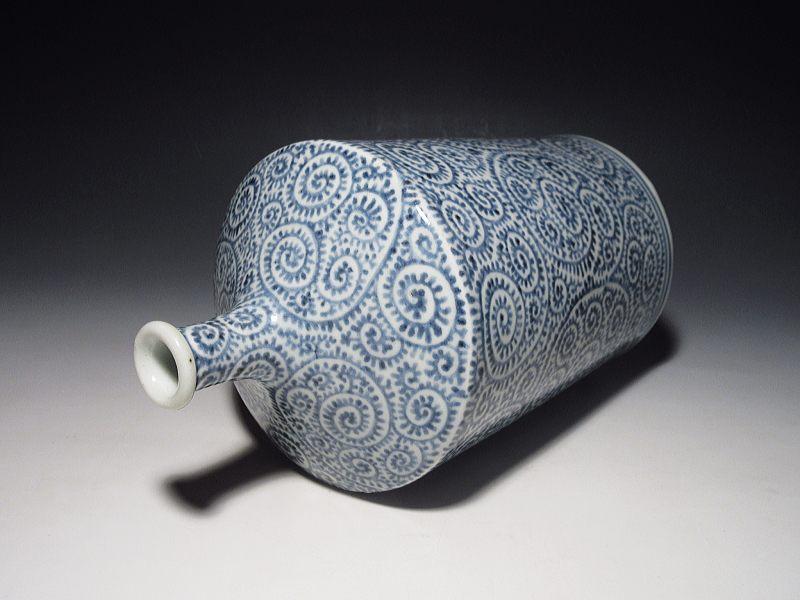 古伊万里　染付　蛸唐草文　酒徳利（かとや銘）【宝暦】