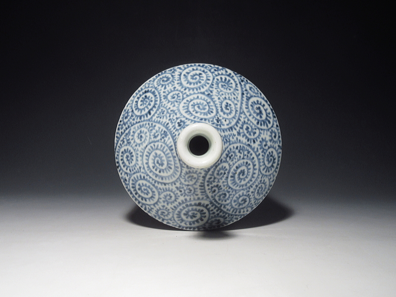 古伊万里　染付　蛸唐草文　酒徳利（かとや銘）【宝暦】