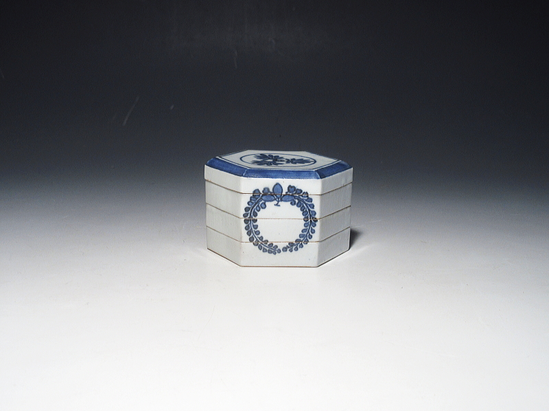 古伊万里　藍九谷　草文　小さな三段重【寛文】