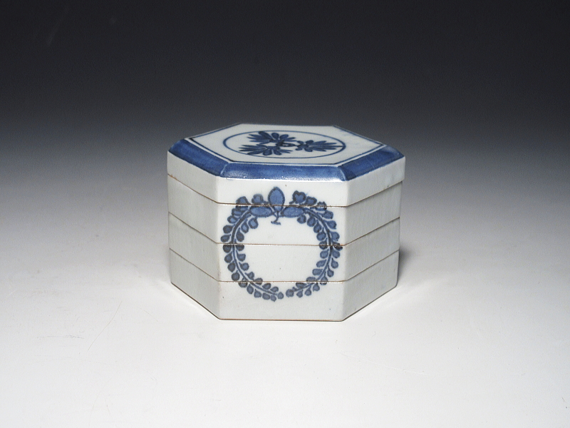 古伊万里　藍九谷　草文　小さな三段重【寛文】