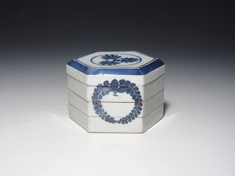 古伊万里　藍九谷　草文　小さな三段重【寛文】