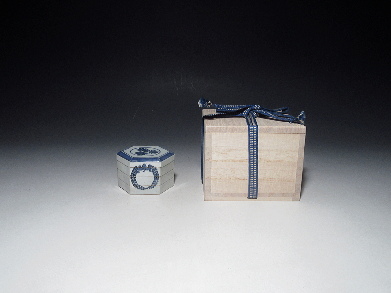 古伊万里　藍九谷　草文　小さな三段重【寛文】