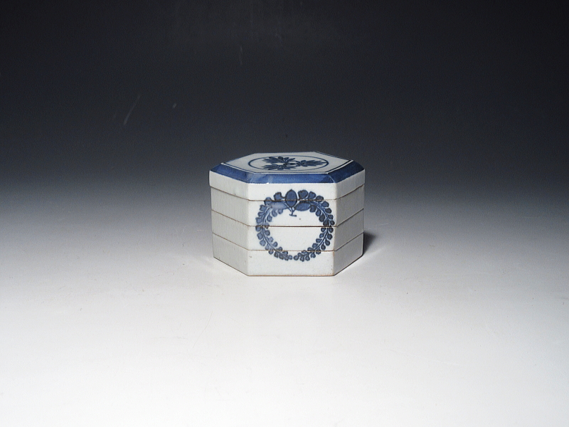 古伊万里　藍九谷　草文　小さな三段重【寛文】