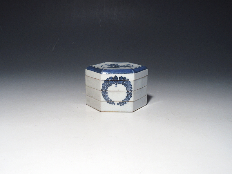 古伊万里　藍九谷　草文　小さな三段重【寛文】