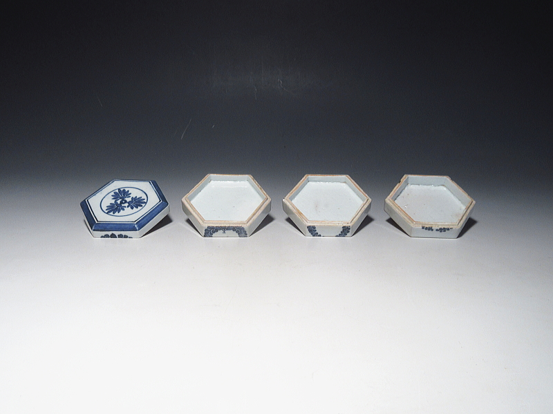 古伊万里　藍九谷　草文　小さな三段重【寛文】