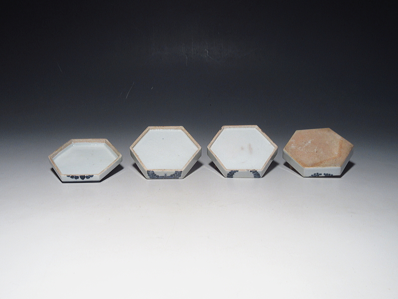 古伊万里　藍九谷　草文　小さな三段重【寛文】