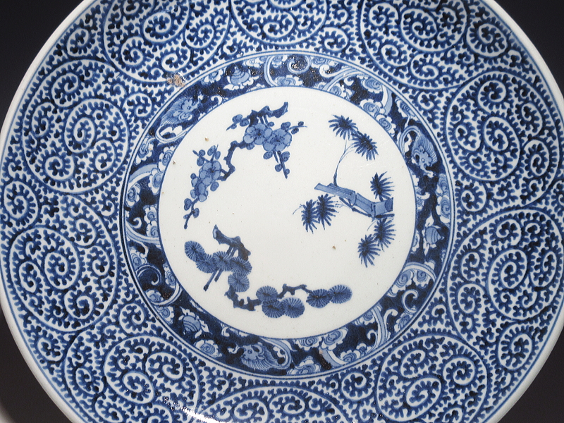 古伊万里　染付　宝珠飛龍蛸唐草文　大皿【宝暦】