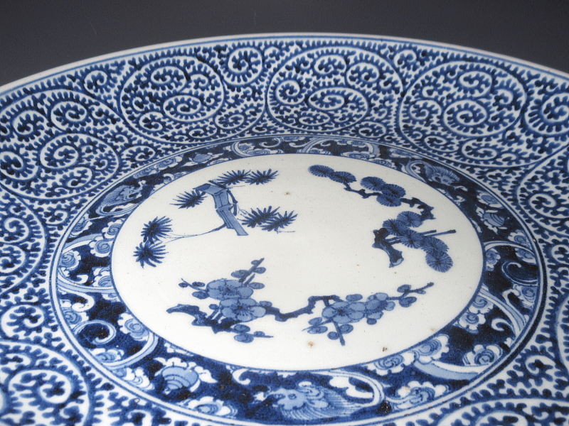 古伊万里　染付　宝珠飛龍蛸唐草文　大皿【宝暦】